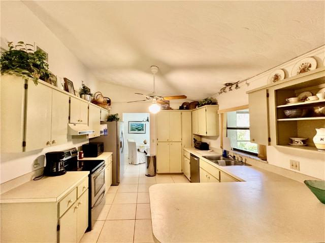 3 BR, 2 BA Apartment 1946 Surfside Terrace, Vero Beach, FL 32963