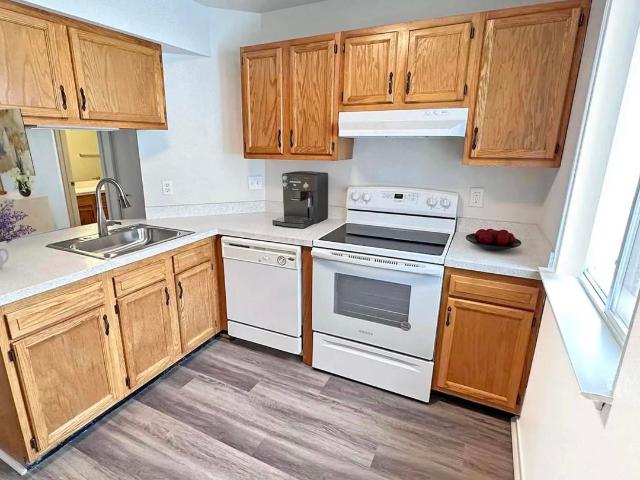 3 BR, 2 BA Apartment 1950 Oakbrooke Dr Unit 9724 08, Howell, MI 48843