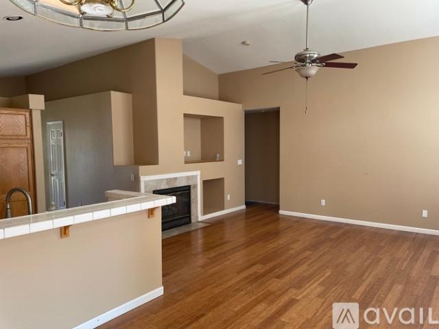 3 BR, 2 BA Apartment 1966 Pin Oak Lane, Manteca, CA 95336
