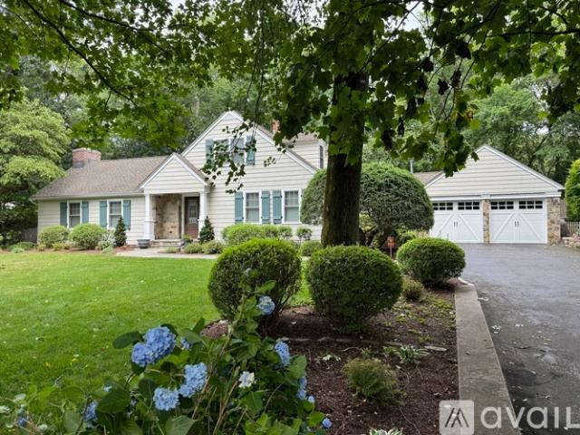 3 BR, 2 BA Apartment 198 Wolfpit Avenue, Norwalk, CT 06851