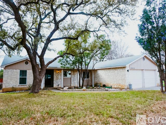 3 BR, 2 BA Apartment 19923 Encino Briar, San Antonio, TX 78259