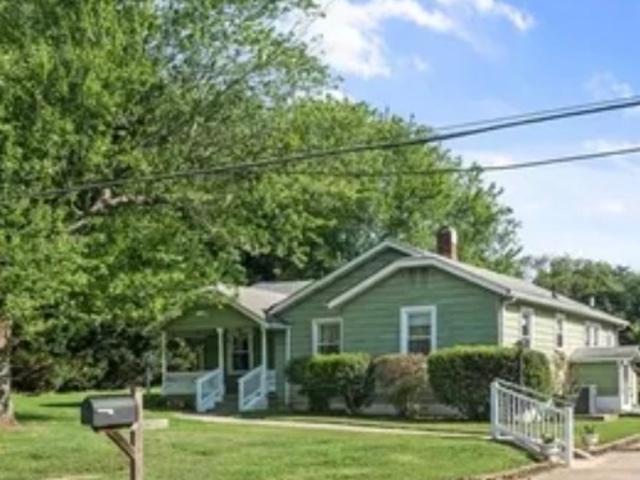3 BR, 2 BA Apartment 103 Southview Drive, Winston Salem, NC 27127