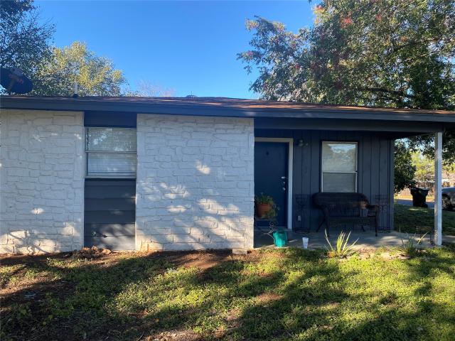 3 BR, 2 BA Apartment 1001 West Haynie Street, Llano, TX 78643