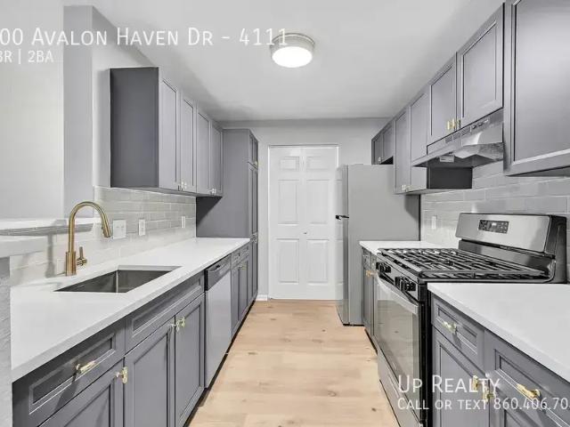 3 BR, 2 BA Apartment 100 Avalon Haven Dr, North Haven, CT 06473