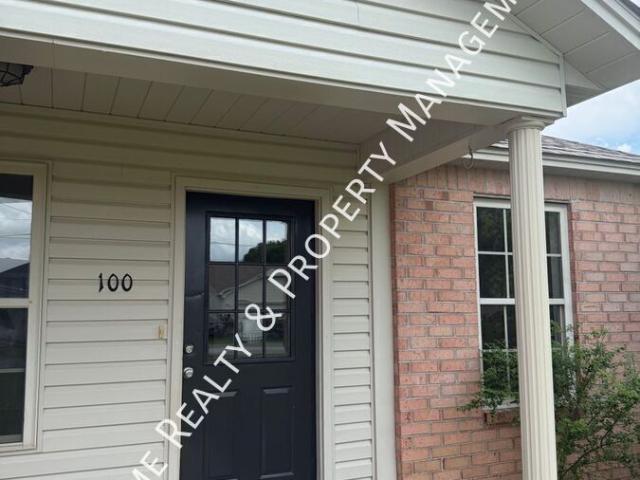 3 BR, 2 BA Apartment 100 East Lauren Road, Searcy, AR 72143