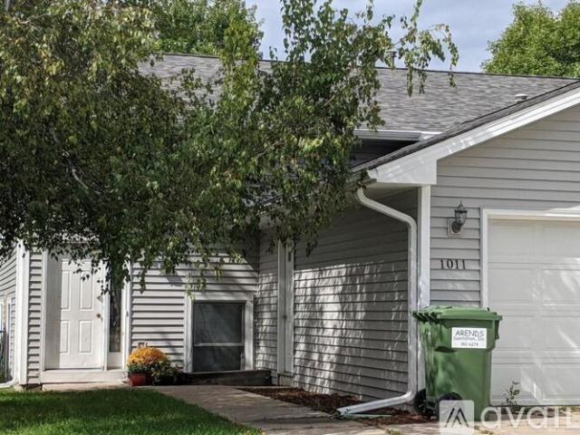 3 BR, 2 BA Apartment 1011 Delaware Ave, Unit 1011, Ames, IA 50014
