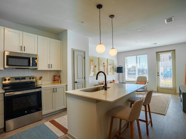 3 BR, 2 BA Apartment 101 West Main Street Unit 102, Edmond, OK 73003