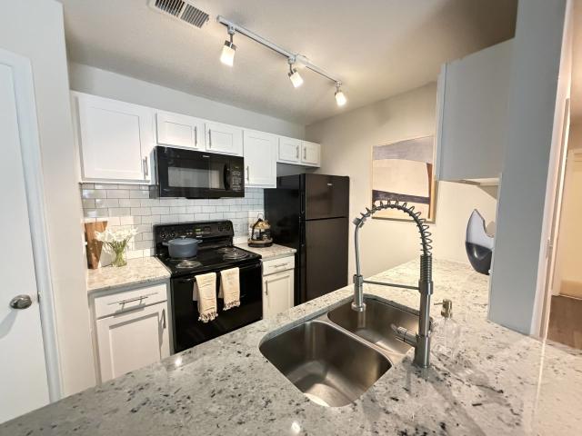 3 BR, 2 BA Apartment 101 Meadowood Street Unit 123A, Greensboro, NC 27409