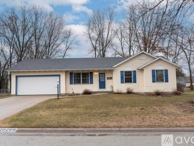 3 BR, 2 BA Apartment 10209 Ashleys Meadow Dr, Granger, IN 46530