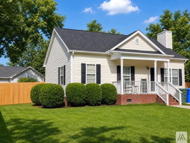 3 BR, 2 BA Apartment 1020 Chevis Street, Columbia, SC 29205