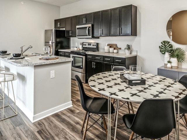 3 BR, 2 BA Apartment 10215 Cape Cod Landing Unit 017 G, Bellevue, NE 68123