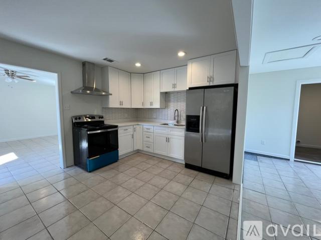 3 BR, 2 BA Apartment 1021 Sandalwood Drive, Harvey, LA 70058