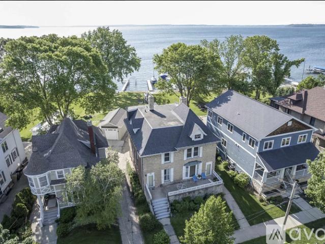 3 BR, 2 BA Apartment 1024 Sherman Avenue, Madison, WI 53703