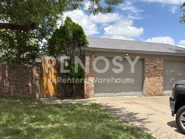 3 BR, 2 BA Apartment 10258 Maverick Dr, Fort Worth, TX 76108