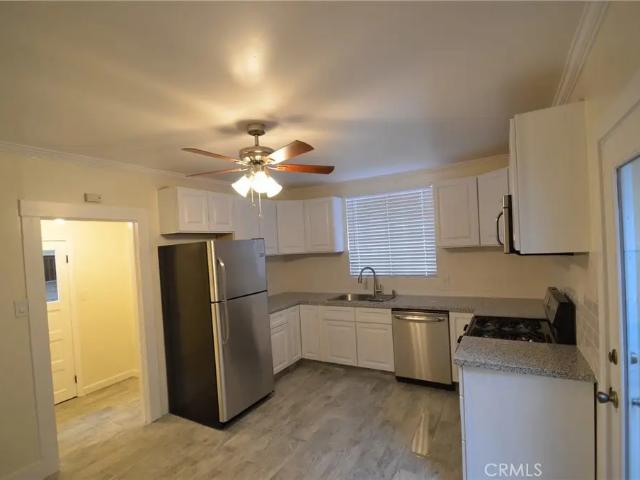 3 BR, 2 BA Apartment 1025 Gladys Ave, Long Beach, CA 90804