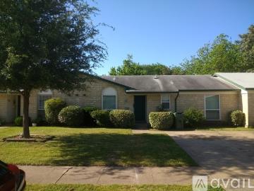 3 BR, 2 BA Apartment 1026 Pleasant Valley Ln, Arlington, TX 76015