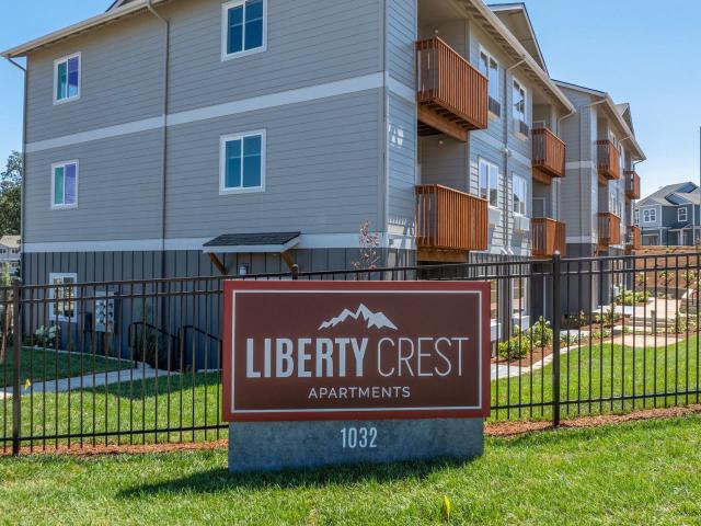 3 BR, 2 BA Apartment 1032 Big Mountain Avenue South Unit 192 217, Salem, OR 97306