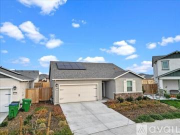 3 BR, 2 BA Apartment 10400 Skynyrd Way, Stockton, CA 95212