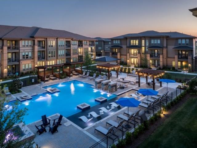 3 BR, 2 BA Apartment 10401 North Riverside Drive Unit 6102, Fort Worth, TX 76177