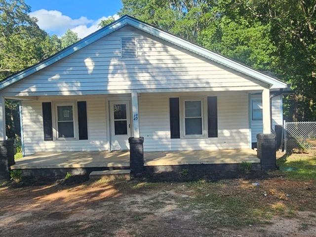 3 BR, 2 BA Apartment 1040 East Drive, Gastonia, NC 28052
