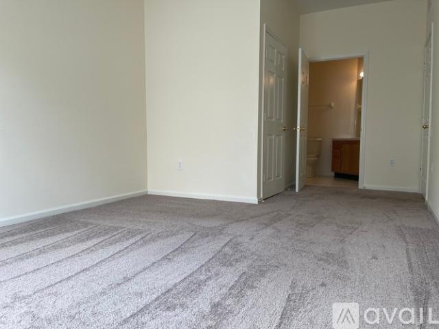 3 BR, 2 BA Apartment 10550 Baymeadows Road, Unit 1006, Jacksonville, FL 32256
