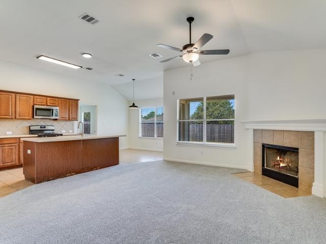 3 BR, 2 BA Apartment 105 Javelina Trl, Bastrop, TX 78602