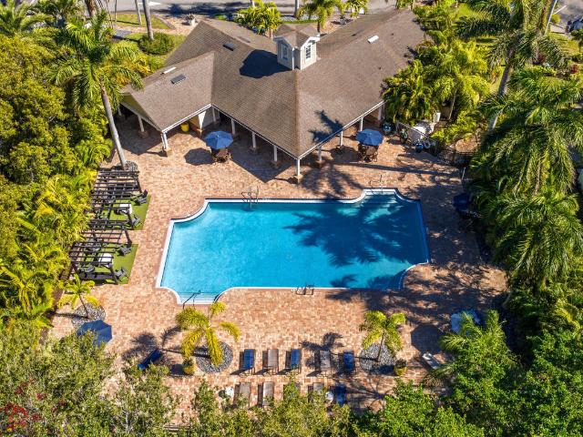 3 BR, 2 BA Apartment 105 Manor Boulevard Unit 240 1702, Naples, FL 34104