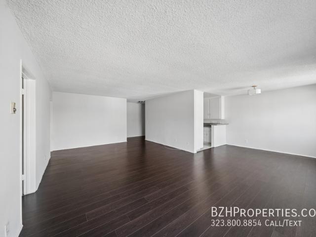 3 BR, 2 BA Apartment 105 S Orlando Ave, Los Angeles, CA 90048