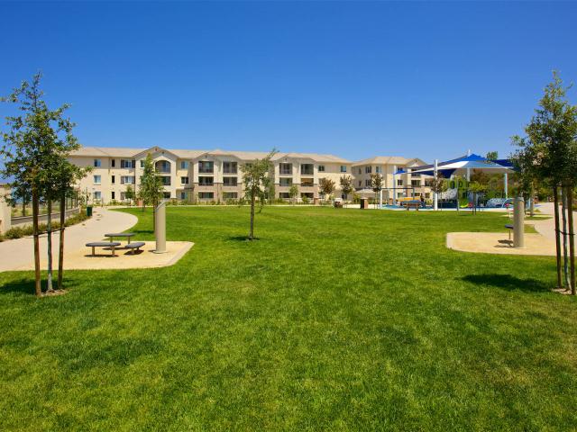 3 BR, 2 BA Apartment 10615 Calle Mar De Mariposa Unit 2412, San Diego, CA 92130