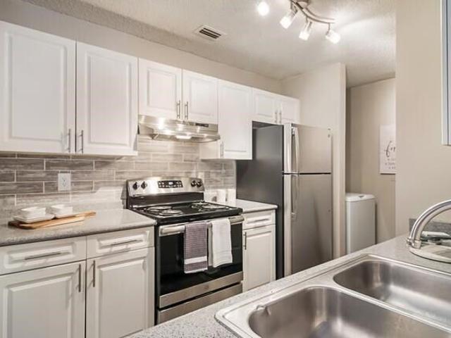 3 BR, 2 BA Apartment 1068 Merchants Dr Unit 137, Dallas, GA 30132