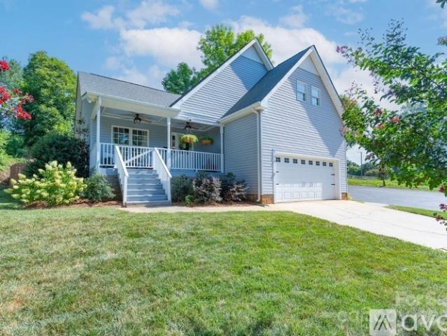 3 BR, 2 BA Apartment 106 Lincoln Street, Belmont, NC 28012