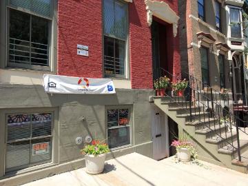 3 BR, 2 BA Apartment 109 Grand St Albany, NY 12202