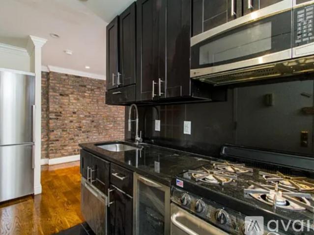 3 BR, 2 BA Apartment 113 Mulberry St, Unit 3R, New York, NY 10013