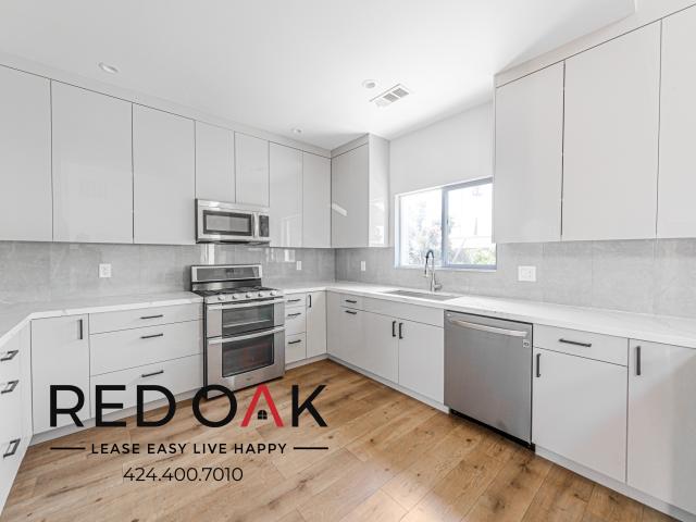 3 BR, 2 BA Apartment 11028 Califa St, North Hollywood, CA 91601