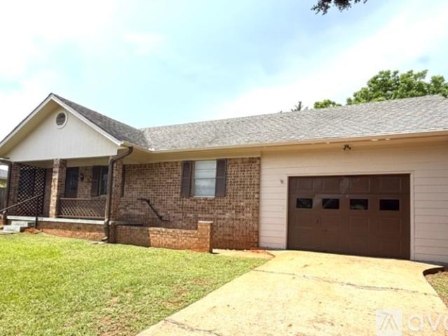 3 BR, 2 BA Apartment 110 Woodhaven St, Jacksonville, TX 75766