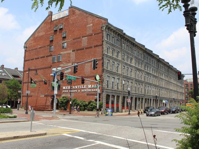 3 BR, 2 BA Apartment 111 Atlantic Avenue, Boston, MA 02110