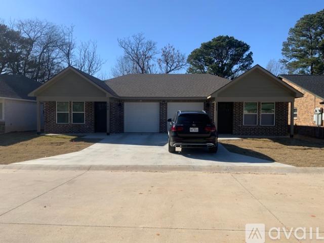 3 BR, 2 BA Apartment 111 Isabella St, Unit 111, Mineola, TX 75773