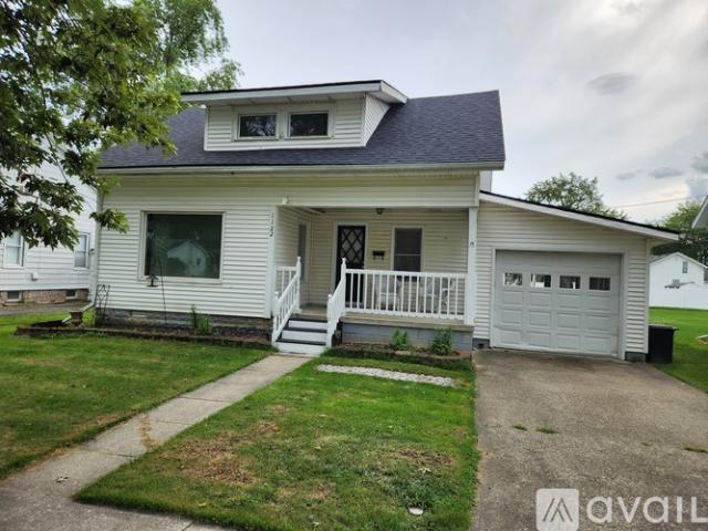 3 BR, 2 BA Apartment 1122 Highland Avenue, Napoleon, OH 43545