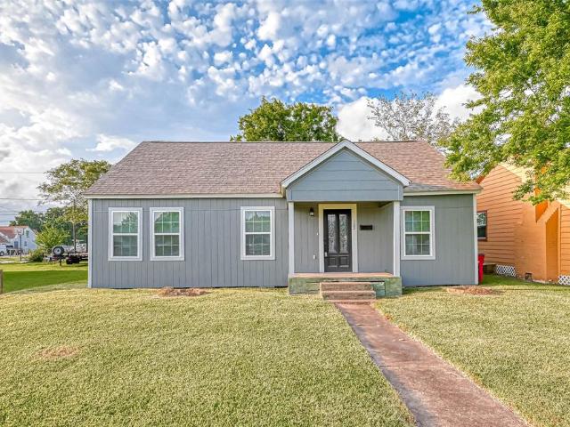 3 BR, 2 BA Apartment 1122 West 5th St, Freeport, TX 77541