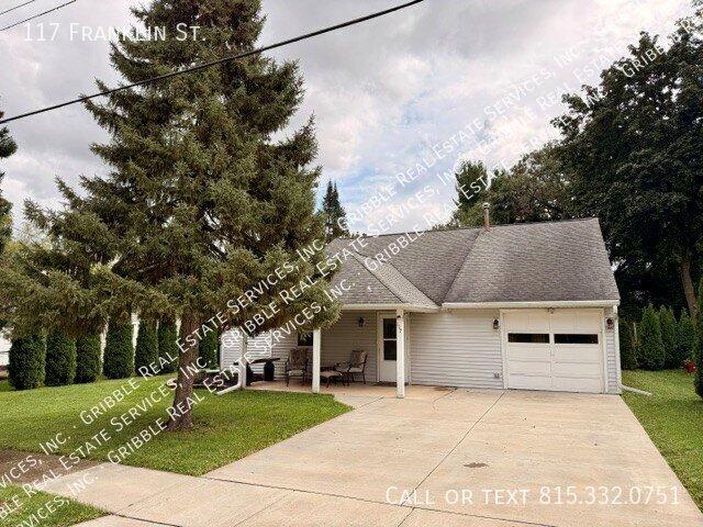 3 BR, 2 BA Apartment 117 Franklin St., Cherry Valley, IL 61016