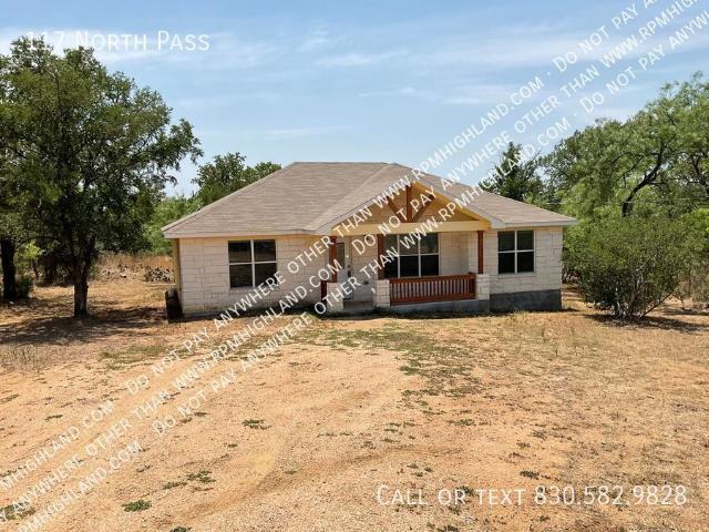 3 BR, 2 BA Apartment 117 North Pass, Kingsland, TX 78639