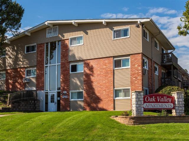 3 BR, 2 BA Apartment 1140 East 37th Street Unit 1110 115, Davenport, IA 52807