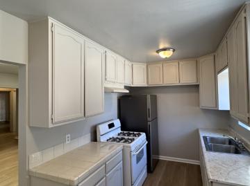 3 BR, 2 BA Apartment 11421 Normandie Ave, Los Angeles, CA 90044