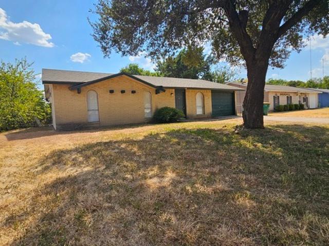 3 BR, 2 BA Apartment 114 Cambridge Dr, Cedar Hill, TX 75104