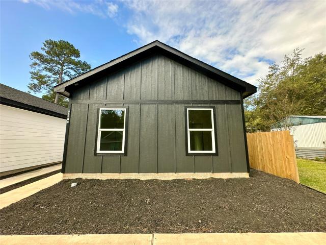 3 BR, 2 BA Apartment 11559 Persimmon Street, Willis, TX 77318