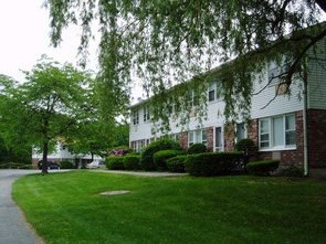 3 BR, 2 BA Apartment 115 A Crestview Lane, Fitchburg, MA 01420