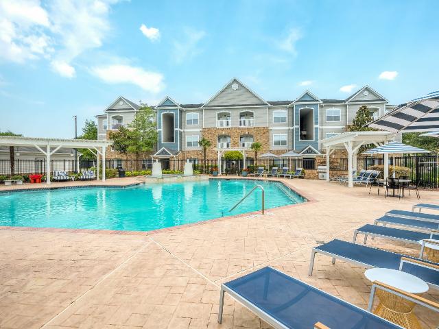 3 BR, 2 BA Apartment 11666 Gulf Pointe Drive Unit 10201, Houston, TX 77089