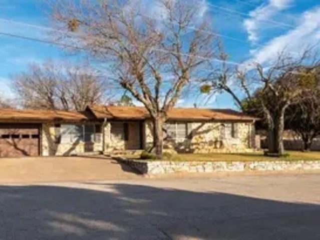 3 BR, 2 BA Apartment 116 Pne St, Weatherford, TX 76086