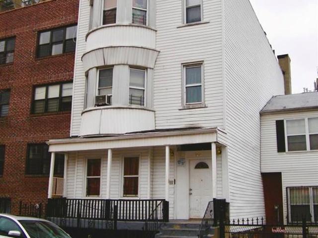3 BR, 2 BA Apartment 1174 Forest ave, bronx, NY 10456