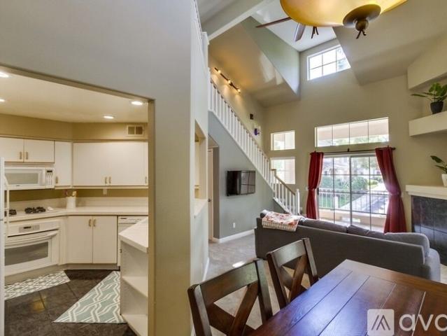 3 BR, 2 BA Apartment 11942 Tivoli Park Row, Unit 2, San Diego, CA 92128